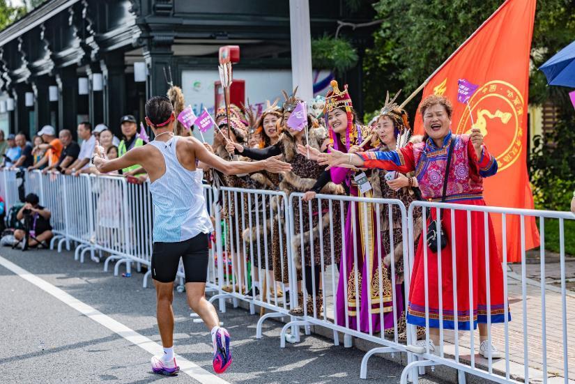 参加了六年 参加了六年