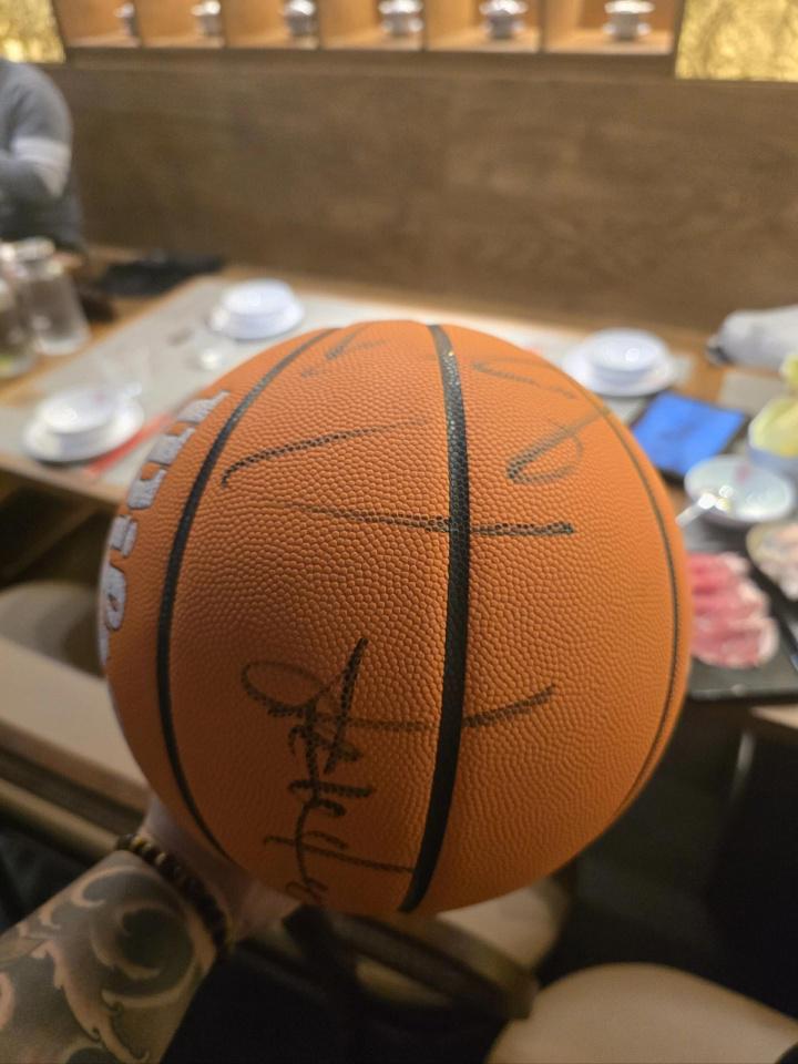 e名记Mi, 和篮网达成, ef e名记Mi, 和篮网达成, ef