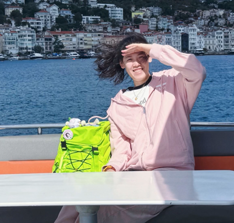 img, 在其中一张, src img, 在其中一张, src