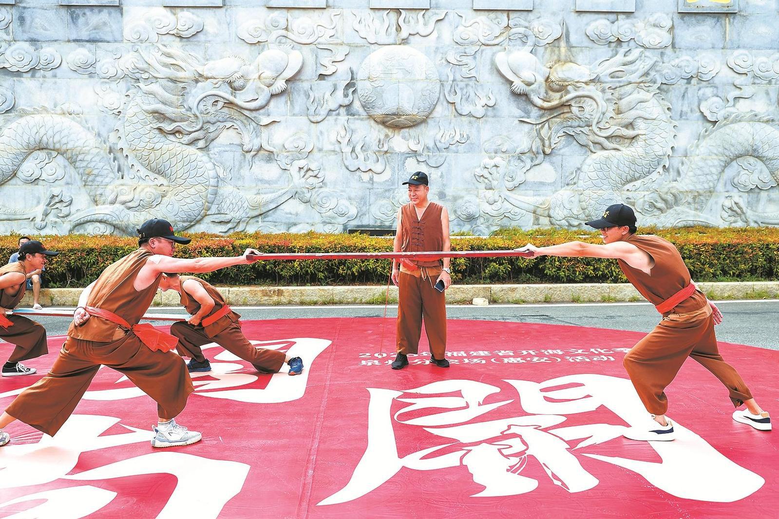 张文璟, 化旅游推介 张文璟, 化旅游推介