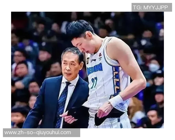 北京首钢与辽宁在总决赛第三场的激烈对决展现篮球魅力与团队精神